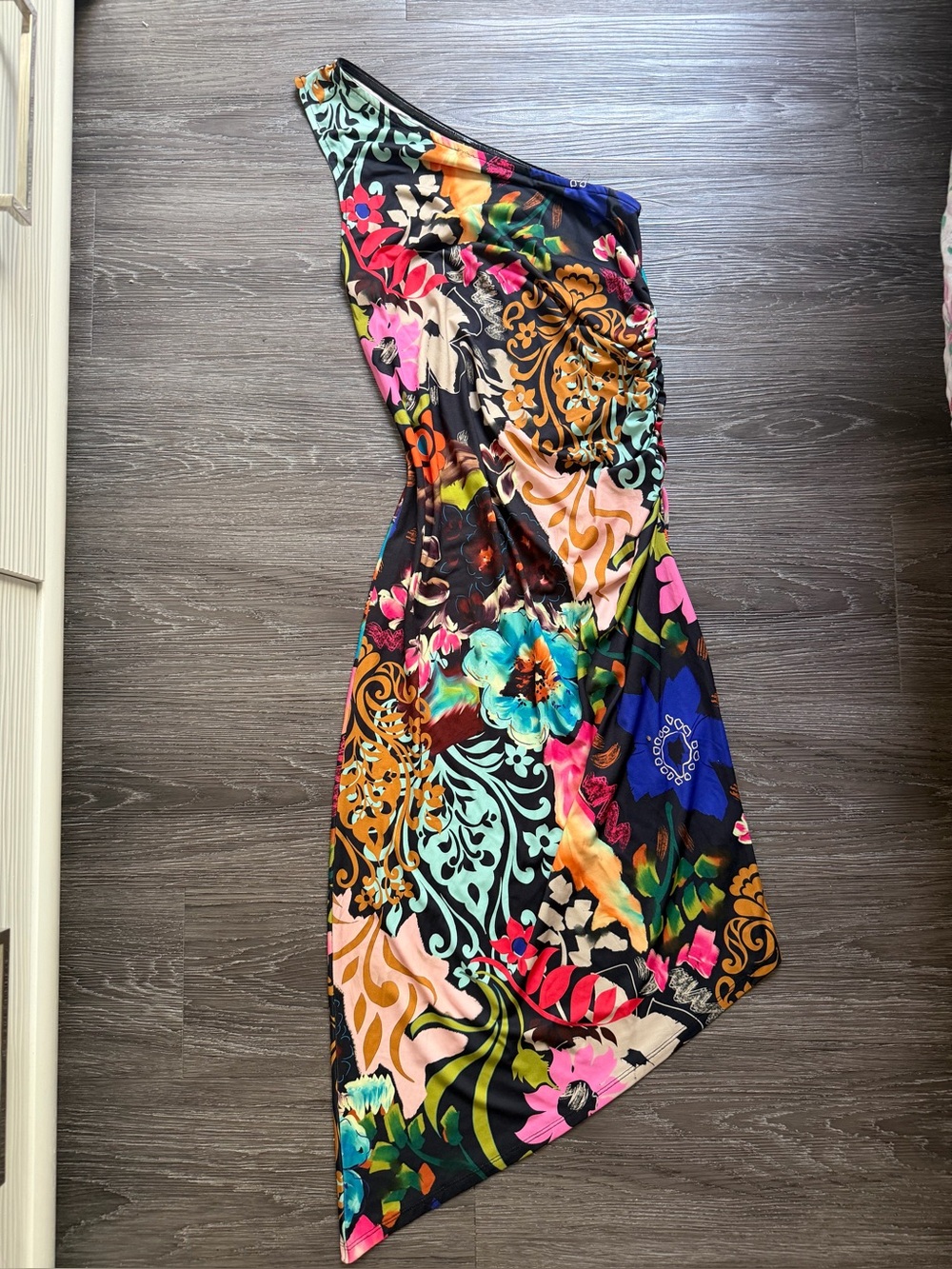 VENUS One-Shoulder Asymmetrical Floral Print Dress - Black, Blue, Pink - Picture 4 of 7